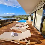 Ramarin Iii With Infinity Heated Pool, Jacuzzi And Sauna By The Sea In Villa Rogoznica (Sibenik-Knin)