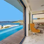 Ramarin Iii With Infinity Heated Pool, Jacuzzi And Sauna By The Sea In Villa