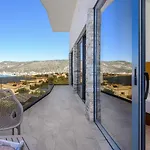 Ramarin Iii With Infinity Heated Pool, Jacuzzi And Sauna By The Sea In