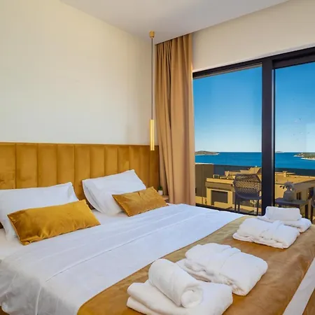 Ramarin Iii With Infinity Heated Pool, Jacuzzi And Sauna By The Sea In Villa Rogoznica (Sibenik-Knin)