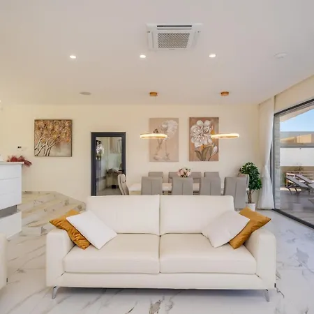 Ramarin Iii With Infinity Heated Pool, Jacuzzi And Sauna By The Sea In * Rogoznica (Sibenik-Knin)