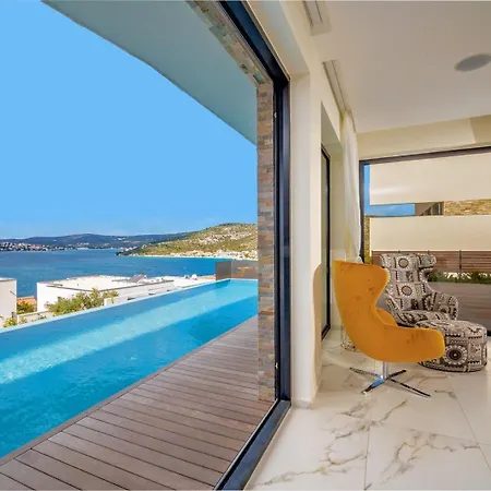 Ramarin Iii With Infinity Heated Pool, Jacuzzi And Sauna By The Sea In Rogoznica Villa