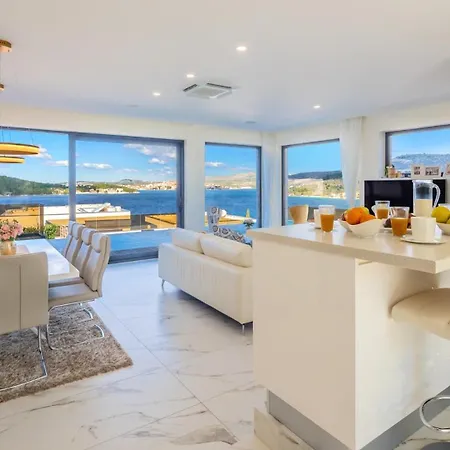 Ramarin Iii With Infinity Heated Pool, Jacuzzi And Sauna By The Sea In Rogoznica (Sibenik-Knin)