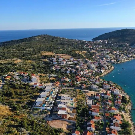 Ramarin Iii With Infinity Heated Pool, Jacuzzi And Sauna By The Sea In