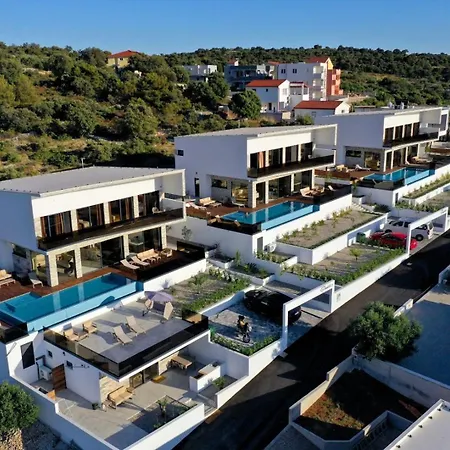 Ramarin Iii With Infinity Heated Pool, Jacuzzi And Sauna By The Sea In Villa Rogoznica (Sibenik-Knin)