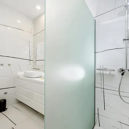 Ramarin Iii With Infinity Heated Pool, Jacuzzi And Sauna By The Sea In Rogoznica (Sibenik-Knin)