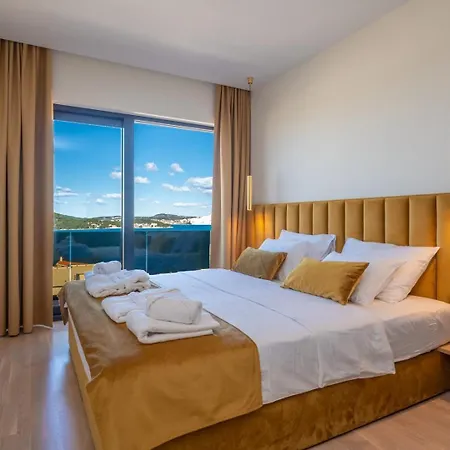 Ramarin Iii With Infinity Heated Pool, Jacuzzi And Sauna By The Sea In Rogoznica *