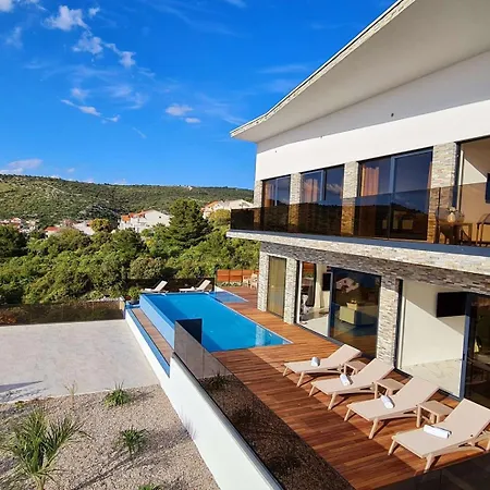 Ramarin Iii With Infinity Heated Pool, Jacuzzi And Sauna By The Sea In Rogoznica * Rogoznica (Sibenik-Knin)
