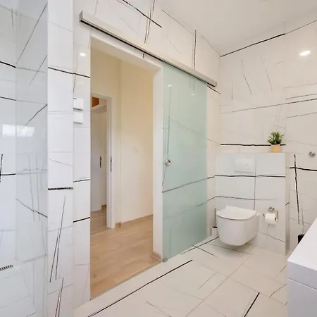 Ramarin Iii With Infinity Heated Pool, Jacuzzi And Sauna By The Sea In Villa *