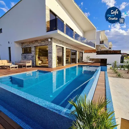 Ramarin Iii With Infinity Heated Pool, Jacuzzi And Sauna By The Sea In Rogoznica * Rogoznica (Sibenik-Knin)