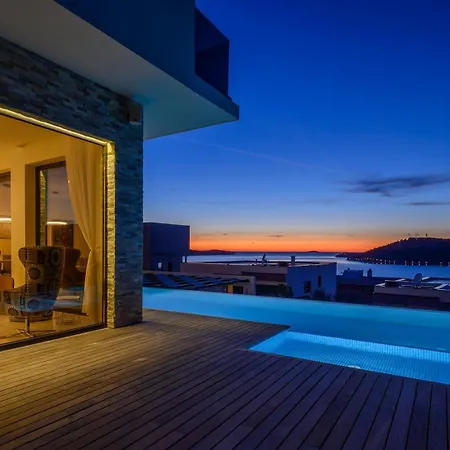 Ramarin Iii With Infinity Heated Pool, Jacuzzi And Sauna By The Sea In Rogoznica Villa