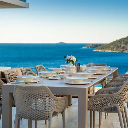 Ramarin Iii With Infinity Heated Pool, Jacuzzi And Sauna By The Sea In Rogoznica