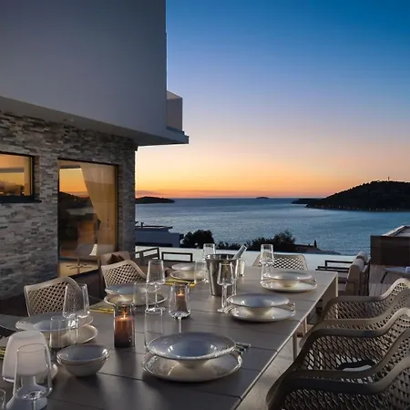 Villa Ramarin Iii With Infinity Heated Pool, Jacuzzi And Sauna By The Sea In Rogoznica