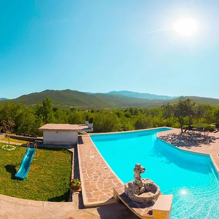 فيلة Villa Divina With Pool