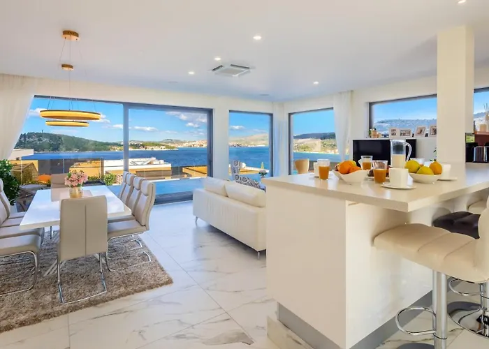 Ramarin Iii With Infinity Heated Pool, Jacuzzi And Sauna By The Sea In Rogoznica (Sibenik-Knin)