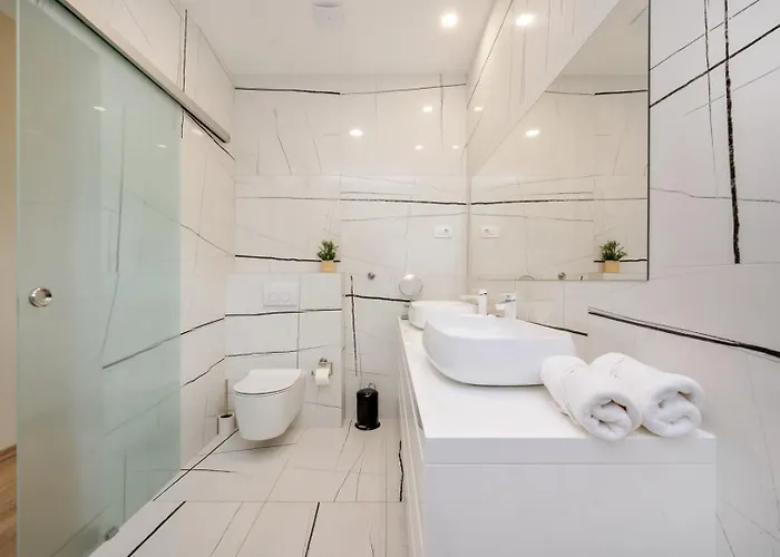 Villa Ramarin Iii With Infinity Heated Pool, Jacuzzi And Sauna By The Sea In