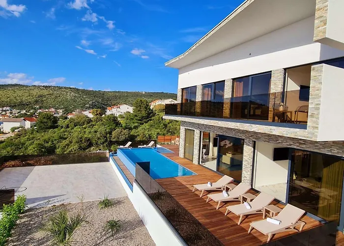 Ramarin Iii With Infinity Heated Pool, Jacuzzi And Sauna By The Sea In * Rogoznica (Sibenik-Knin)