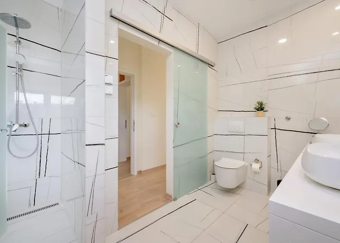 Ramarin Iii With Infinity Heated Pool, Jacuzzi And Sauna By The Sea In Villa *