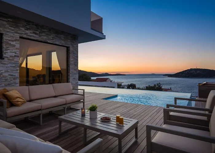 Villa Ramarin Iii With Infinity Heated Pool, Jacuzzi And Sauna By The Sea In Rogoznica (Sibenik-Knin)